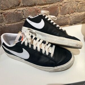 NIKE BLAZERS LOW 77 black/white